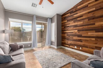 1024 E Frye Rd in Phoenix, AZ - Building Photo - Building Photo