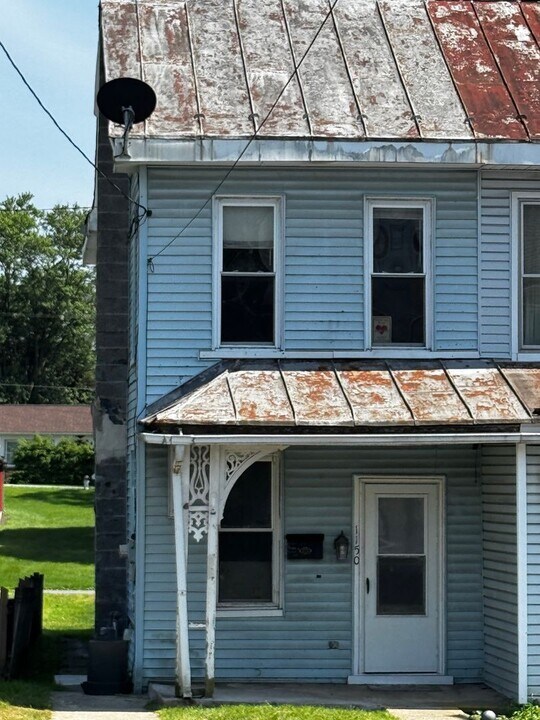 1150 E Old Cumberland St in Lebanon, PA - Building Photo