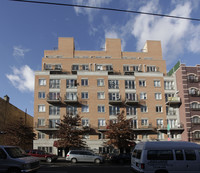 902 Bedford Ave. in Brooklyn, NY - Foto de edificio - Building Photo