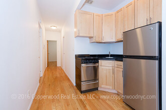 172 E 82nd St in New York, NY - Building Photo - Building Photo