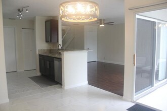 6663 Boca Pines Trail in Boca Raton, FL - Foto de edificio - Building Photo