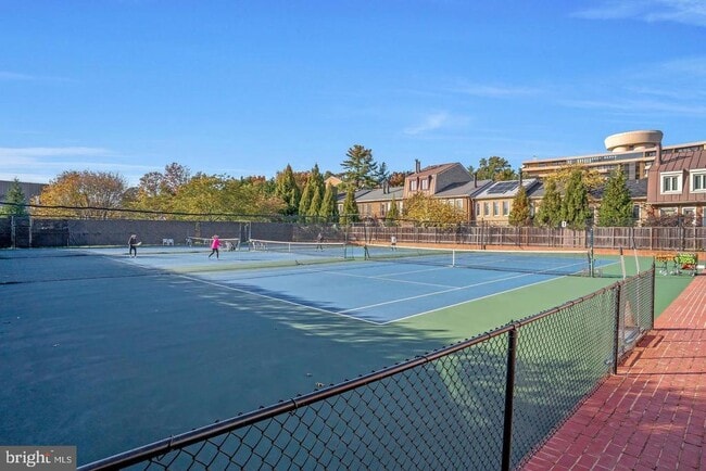 property at 3265 Sutton Pl NW