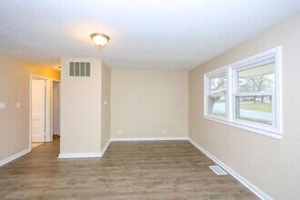 8218 E 50th St in Indianapolis, IN - Building Photo - Building Photo