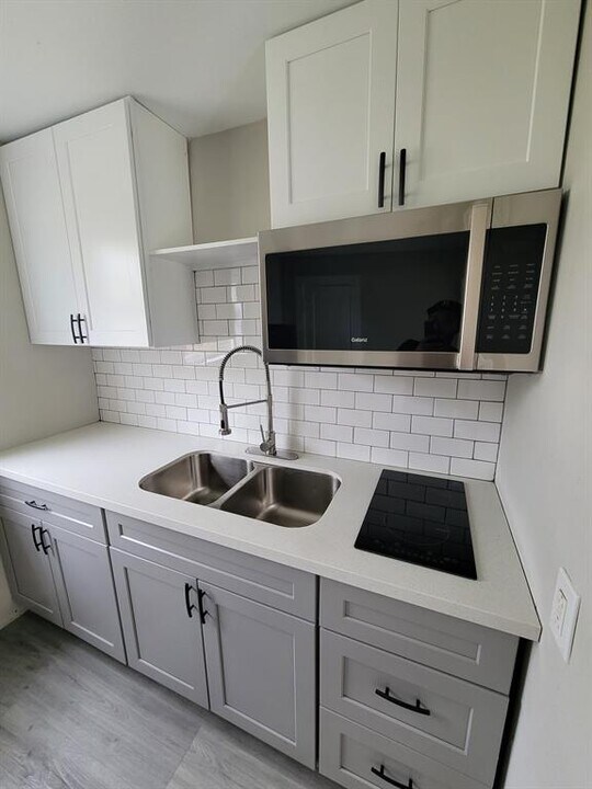 3126 Webster St Photo