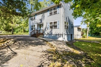 4 White Birch Trail in Denville, NJ - Building Photo - Building Photo