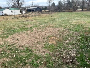 2866 W Blue Lick Rd in Shepherdsville, KY - Foto de edificio - Building Photo