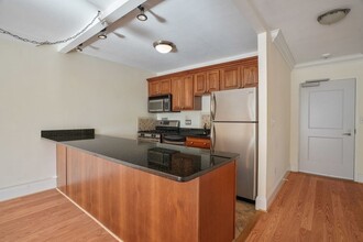 8 Whittier Pl, Unit 7F in Boston, MA - Building Photo - Building Photo