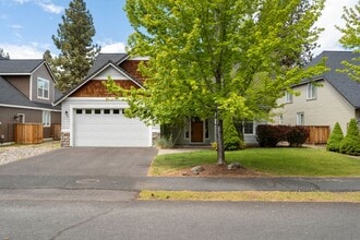 345 Timber Creek Dr in Sisters, OR - Building Photo - Building Photo