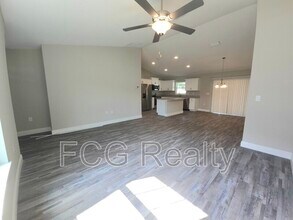 7838 N Vivian Way in Citrus Springs, FL - Building Photo - Building Photo