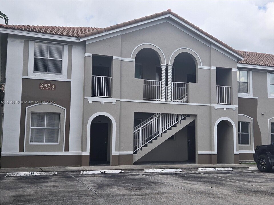 2524 SE 16th Rd in Homestead, FL - Building Photo