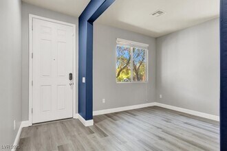 7651 Dewy Falls Ave in Las Vegas, NV - Building Photo - Building Photo
