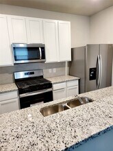 946 Grand Emperor DR in Houston, TX - Building Photo - Building Photo