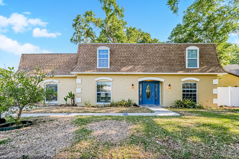 13933 Oak Forest Blvd N in Seminole, FL - Building Photo
