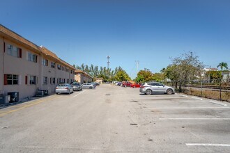 650 SW 2nd Ave, Unit 2520 in Boca Raton, FL - Building Photo - Building Photo