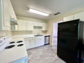 2421 Abalone Blvd in Orlando, FL - Building Photo - Building Photo