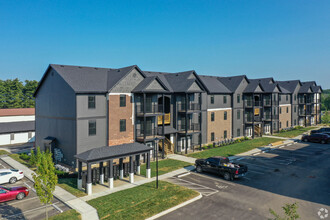 Adams Pointe in Gahanna, OH - Building Photo - Building Photo