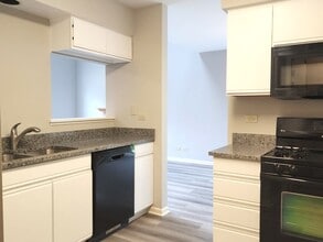 252 Kensington Ct in Gurnee, IL - Building Photo - Building Photo