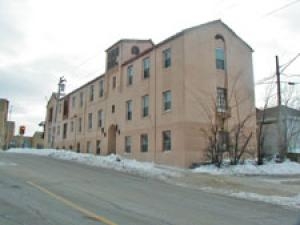 1900 Washington Ave in Racine, WI - Foto de edificio - Building Photo