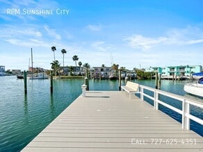 326 129th Ave E in Madeira Beach, FL - Building Photo - Building Photo