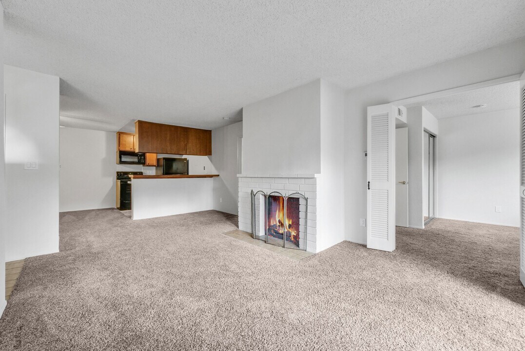 17552 Vandenberg Ln, Unit 8 in Tustin, CA - Foto de edificio