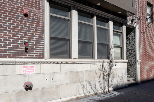 138 Essex St in Jersey City, NJ - Foto de edificio - Building Photo