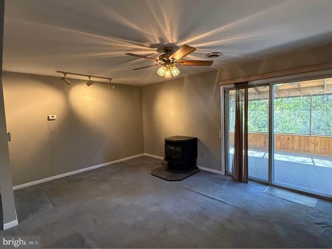 1145 Pheasant Dr N in Carlisle, PA - Building Photo - Building Photo