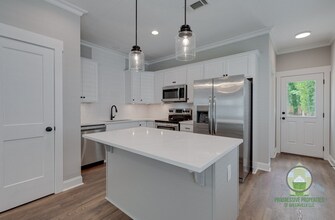 10 Howard St in Greenville, SC - Building Photo - Building Photo