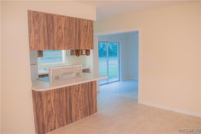 917 E Turner Camp Rd in Inverness, FL - Foto de edificio - Building Photo