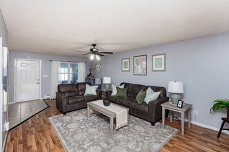 2019 Payton Ave in Des Moines, IA - Foto de edificio - Building Photo