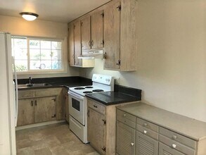 541 Highland Dr in San Luis Obispo, CA - Building Photo - Building Photo