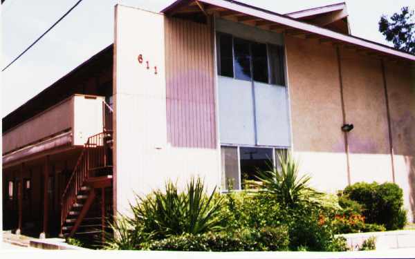 611 W Channel Islands Blvd in Oxnard, CA - Building Photo - Building Photo