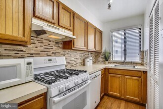 3819 Davis Pl NW-Unit -2 in Washington, DC - Building Photo - Building Photo