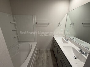 3505 Marksbury Dr in Greensboro, NC - Foto de edificio - Building Photo