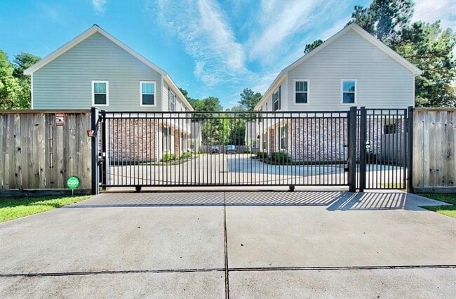 25110 Glen Loch Dr in Spring, TX - Building Photo - Building Photo