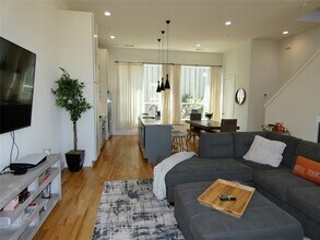 2317 Moser Ave in Dallas, TX - Building Photo - Building Photo