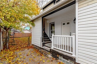 908 Fruit Ave in Cleveland, OH - Building Photo - Building Photo