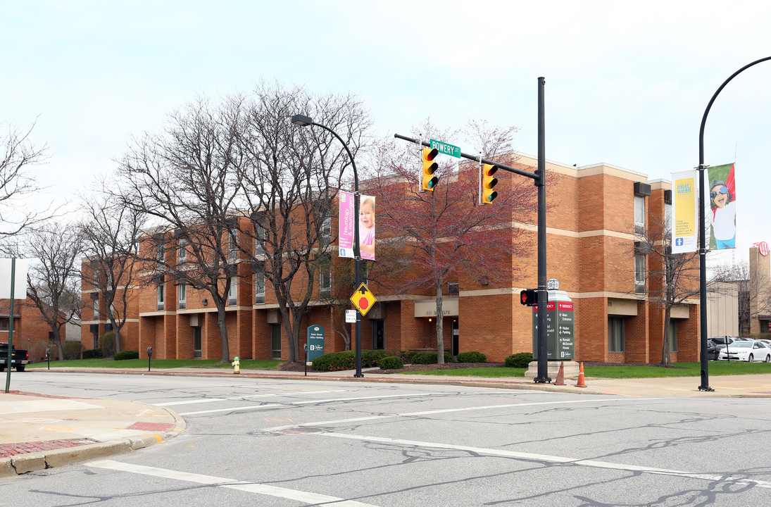 111 W State St in Akron, OH - Building Photo