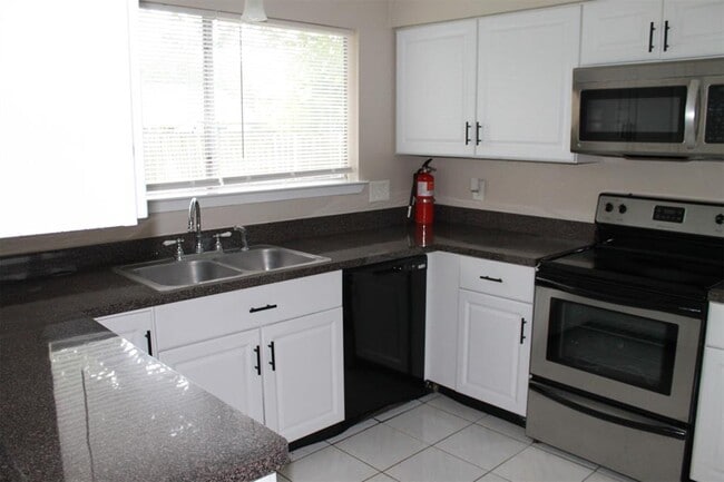 7115 Tara Blue Ridge Dr in Richmond, TX - Building Photo - Building Photo