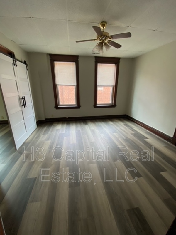 2214 Edison Ave in Granite City, IL - Building Photo - Building Photo