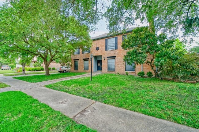 8006 Albin Ln in Houston, TX - Building Photo - Building Photo