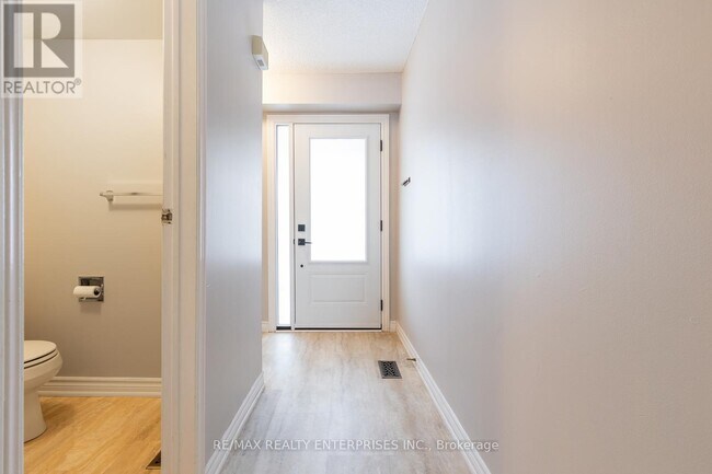 1176 Kelsey Ct in Oakville, ON - Building Photo - Building Photo