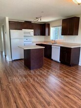 8211 N Montana Ave in Portland, OR - Building Photo - Building Photo