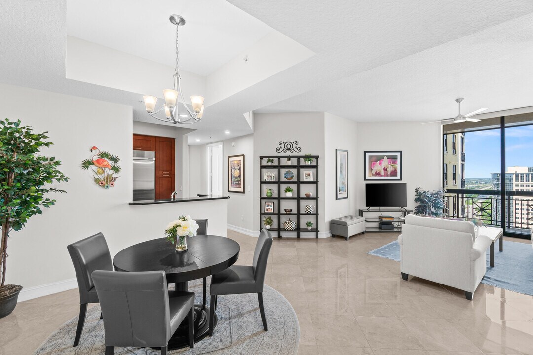 701 S Olive Ave in West Palm Beach, FL - Building Photo