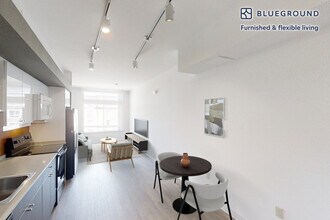 5200 Iron Horse Pkwy in Dublin, CA - Foto de edificio - Building Photo