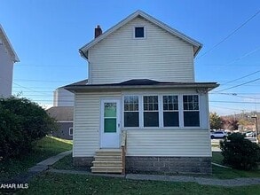 1110 S 16th St in Altoona, PA - Foto de edificio - Building Photo