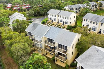 1620 42nd Square in Vero Beach, FL - Foto de edificio - Building Photo