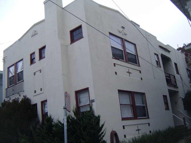 3924 Clarke St, Unit 1