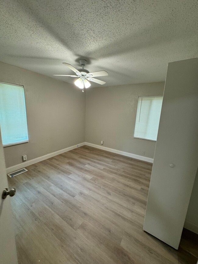 601 Vera St in Daytona Beach, FL - Building Photo - Building Photo