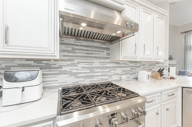 property at 4918 Avalon Plantation Dr