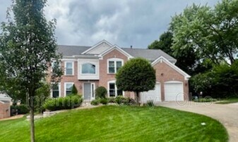 2449 Anderson Manor Ct in Cincinnati, OH - Building Photo
